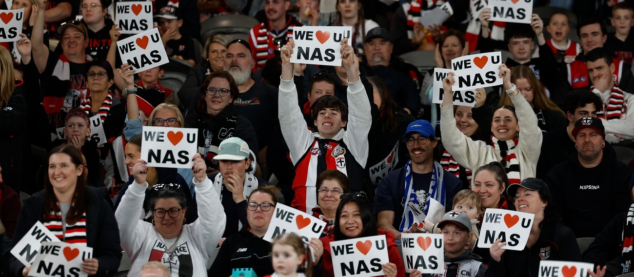 ST KILDA FANS_21StNM25MW3128