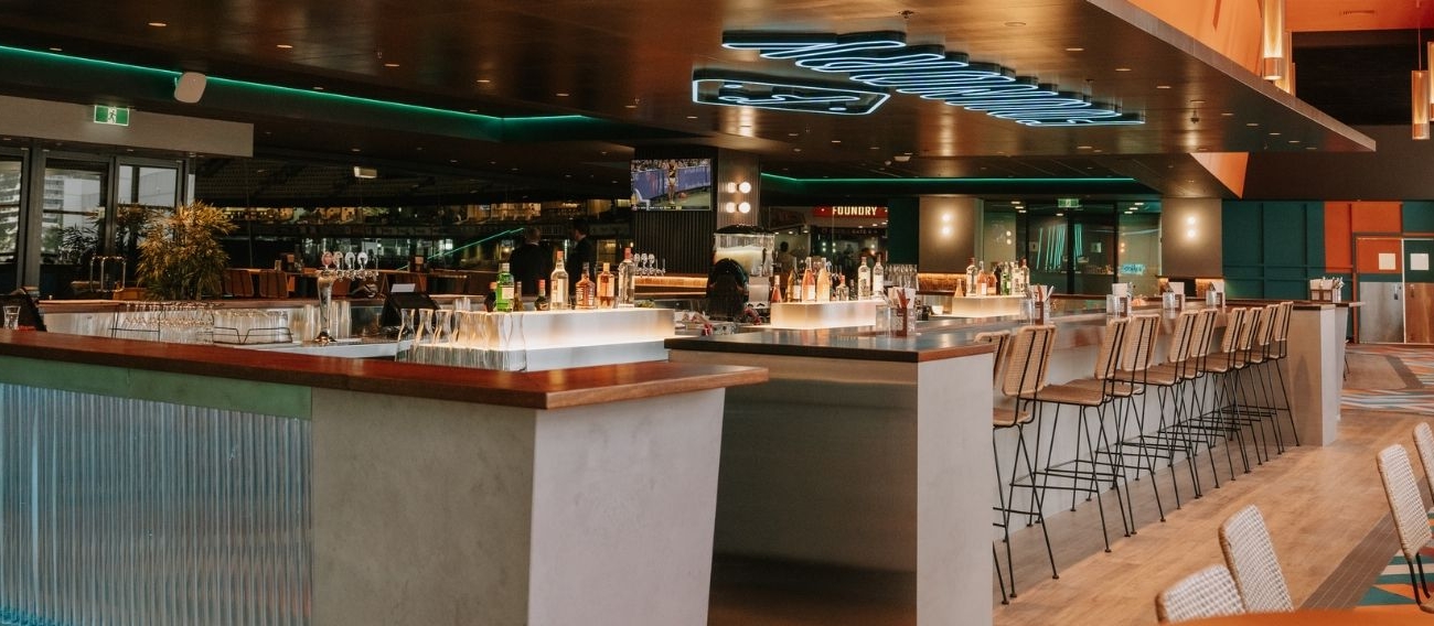 Foundry_Photoshoot bar wide shot_BANNER