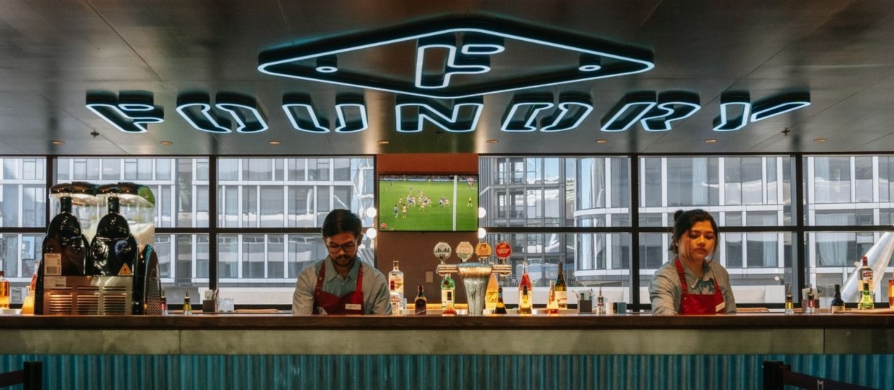 Foundry_Photoshoot barman_BANNER